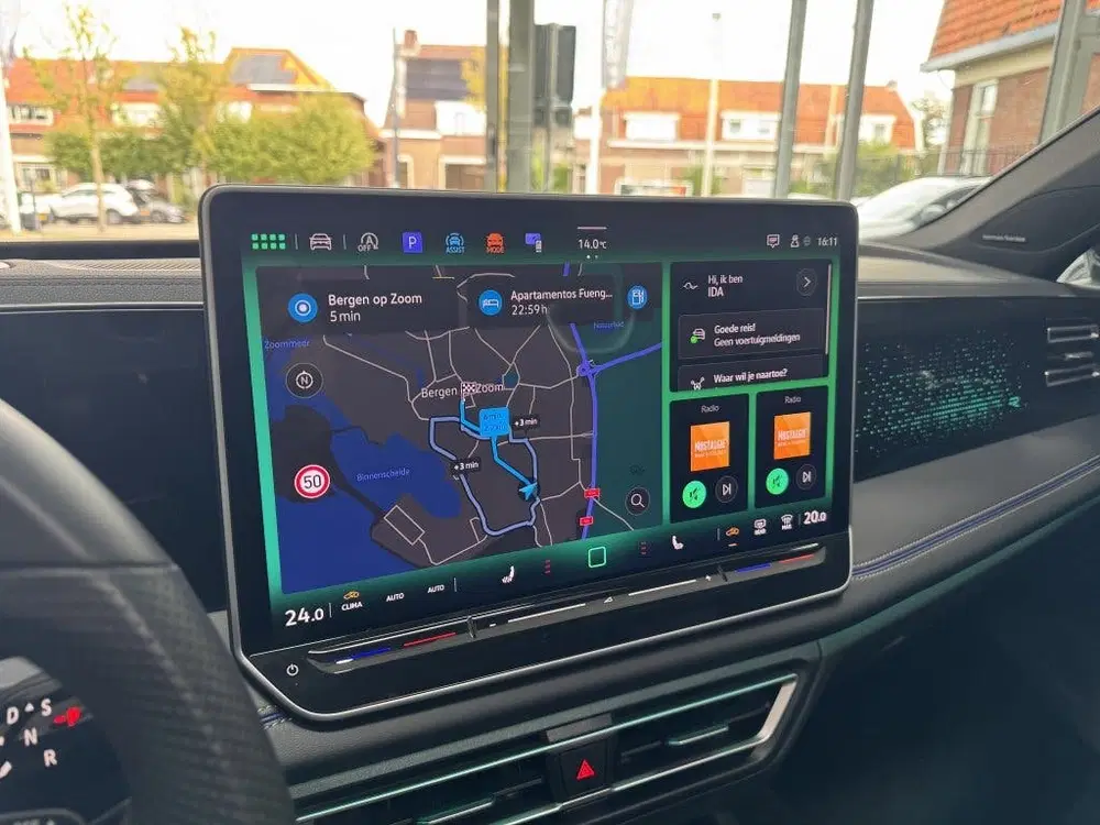Volkswagen Tiguan 1.5 eTSI R-Line PANO HUD 360 LANE uit 2024, foto 10