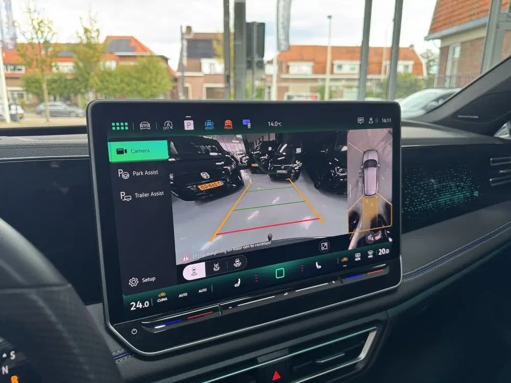 Volkswagen Tiguan 1.5 eTSI R-Line PANO HUD 360 LANE uit 2024, foto 11