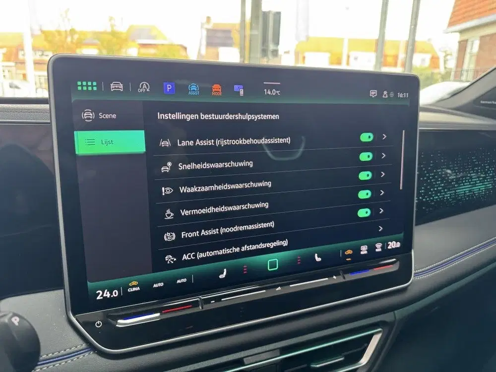 Volkswagen Tiguan 1.5 eTSI R-Line PANO HUD 360 LANE uit 2024, foto 12