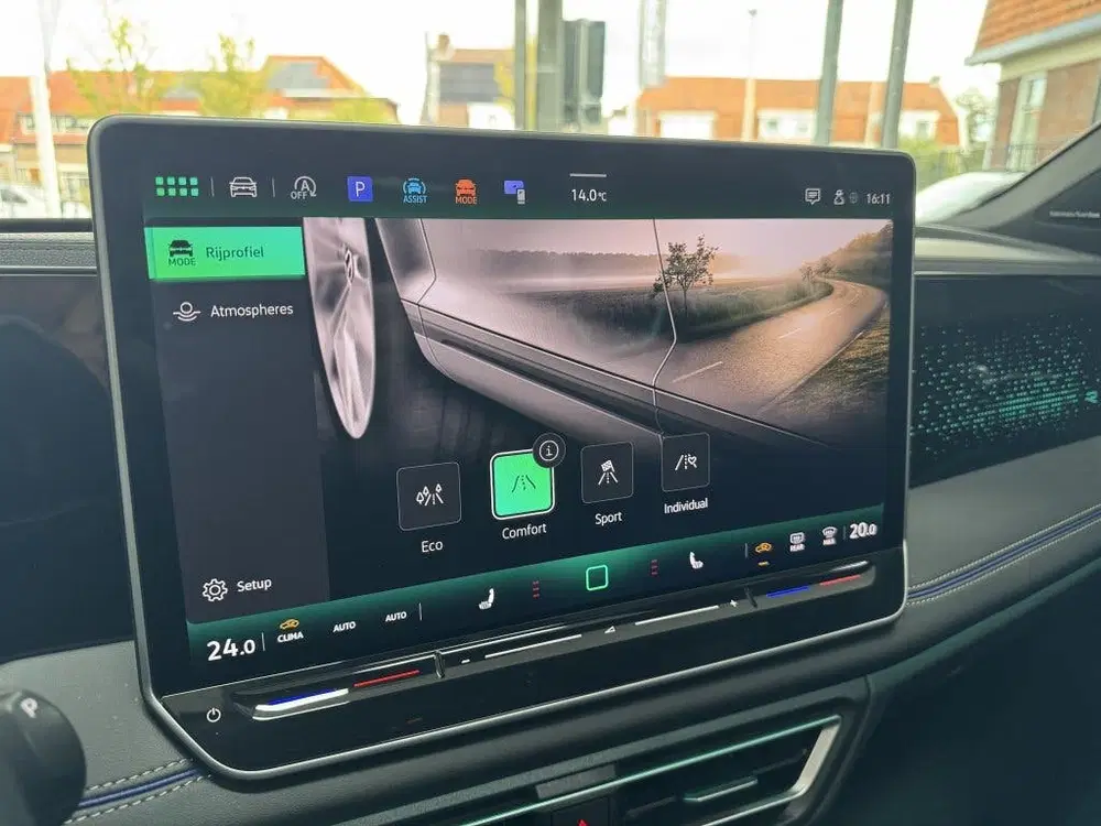 Volkswagen Tiguan 1.5 eTSI R-Line PANO HUD 360 LANE uit 2024, foto 13