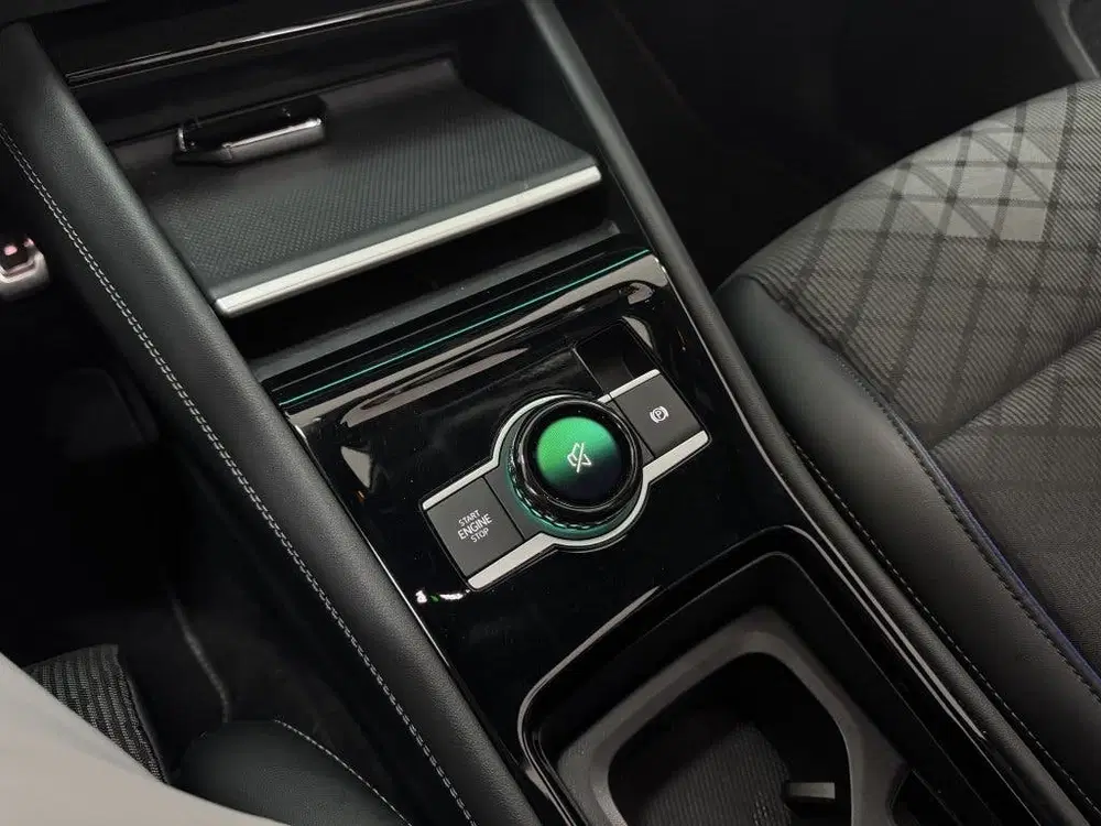 Volkswagen Tiguan 1.5 eTSI R-Line PANO HUD 360 LANE uit 2024, foto 15