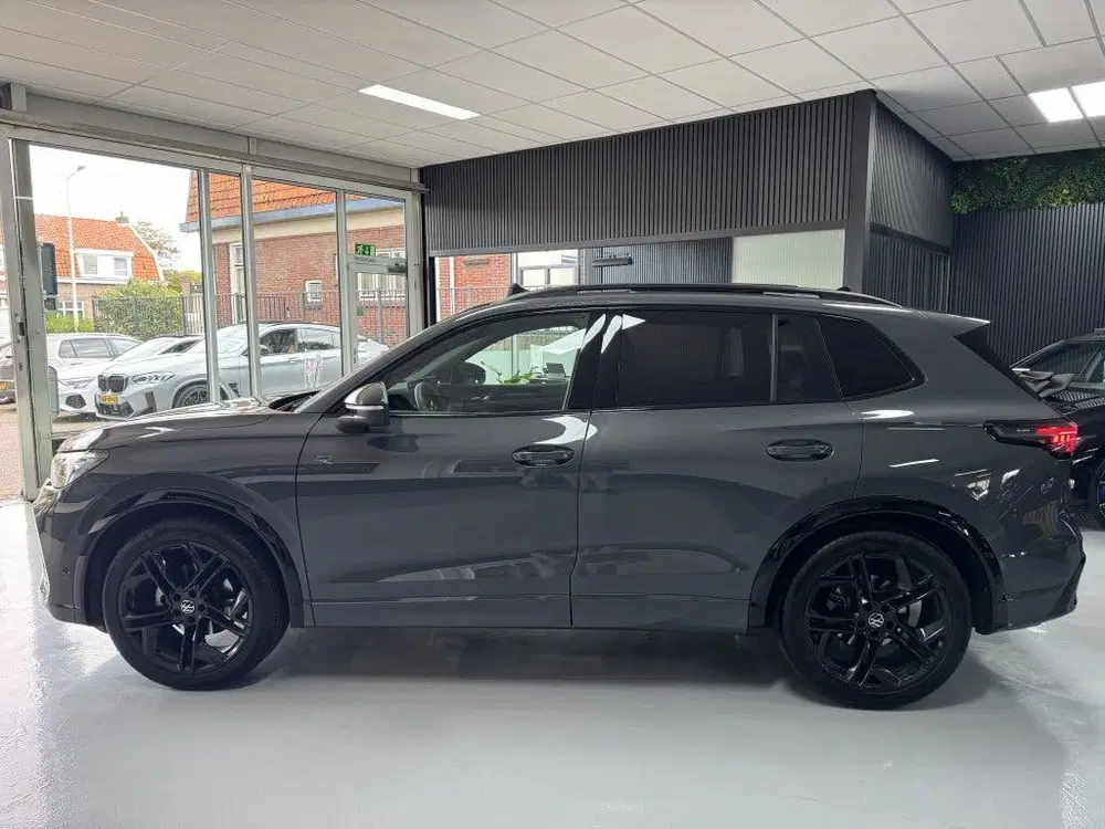 Volkswagen Tiguan 1.5 eTSI R-Line PANO HUD 360 LANE uit 2024, foto 5