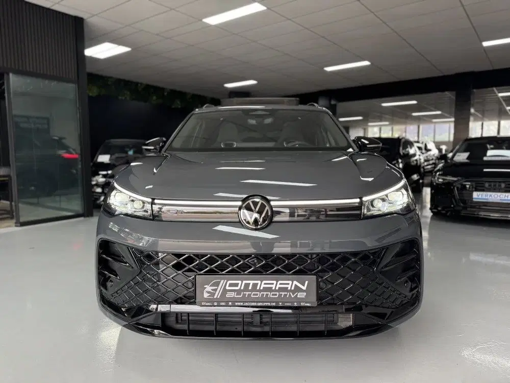 Volkswagen Tiguan 1.5 eTSI R-Line PANO HUD 360 LANE uit 2024, foto 6