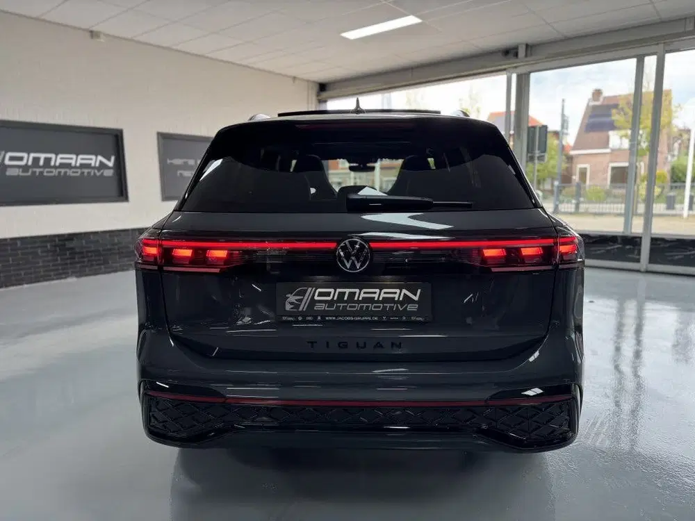 Volkswagen Tiguan 1.5 eTSI R-Line PANO HUD 360 LANE uit 2024, foto 7