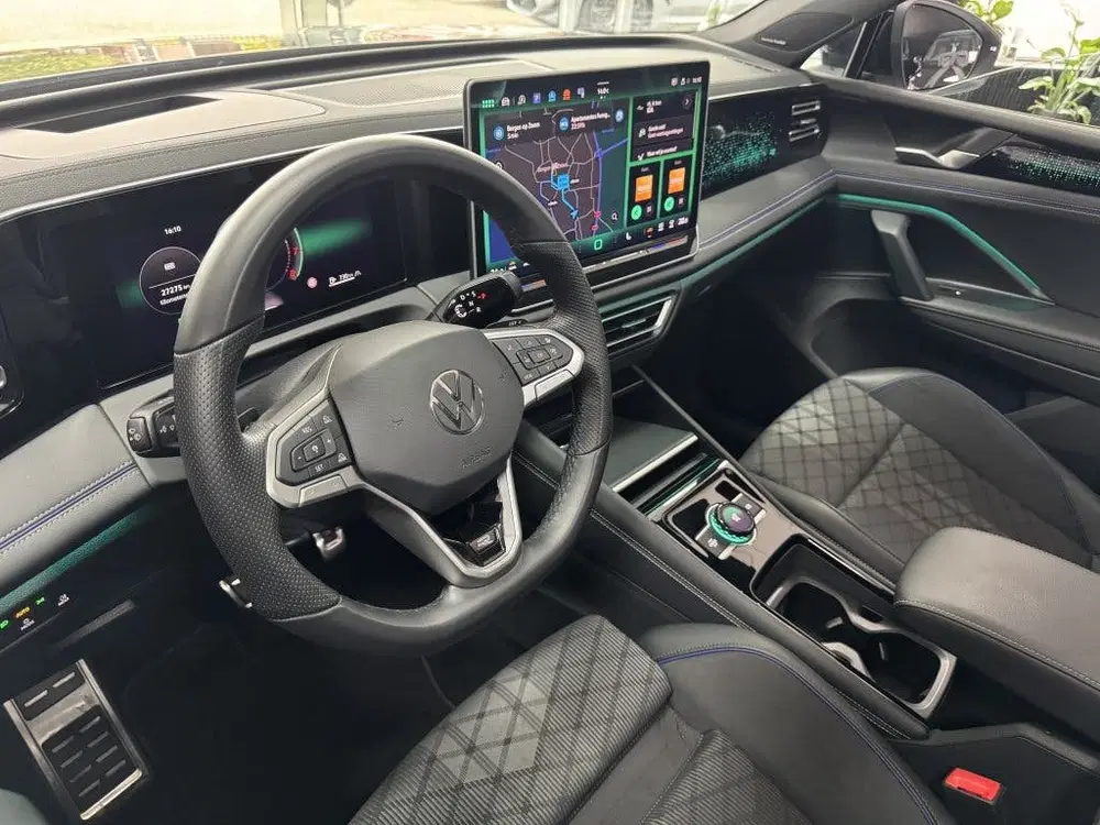 Volkswagen Tiguan 1.5 eTSI R-Line PANO HUD 360 LANE uit 2024, foto 9
