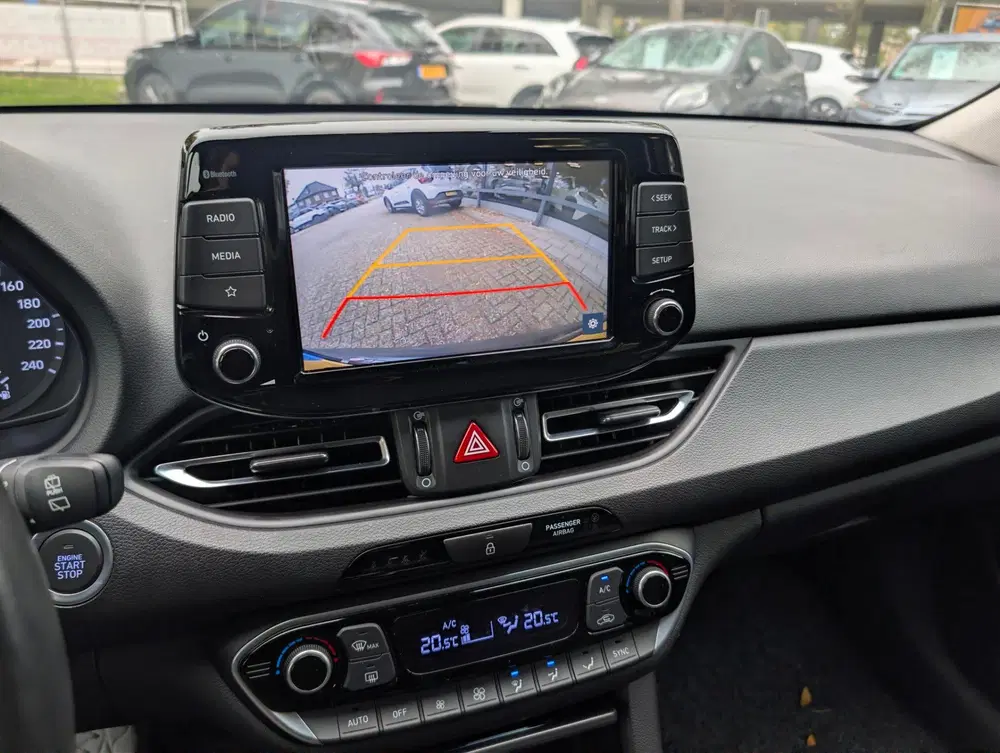 Hyundai i30 1.0 T-GDi MHEV Comfort Achteruitrijcamera uit 2022, foto 14