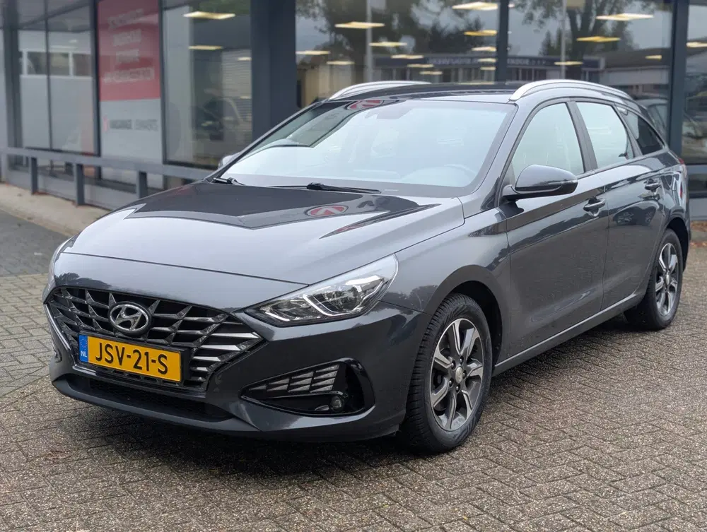 Hyundai i30 1.0 T-GDi MHEV Comfort Achteruitrijcamera uit 2022, foto 2