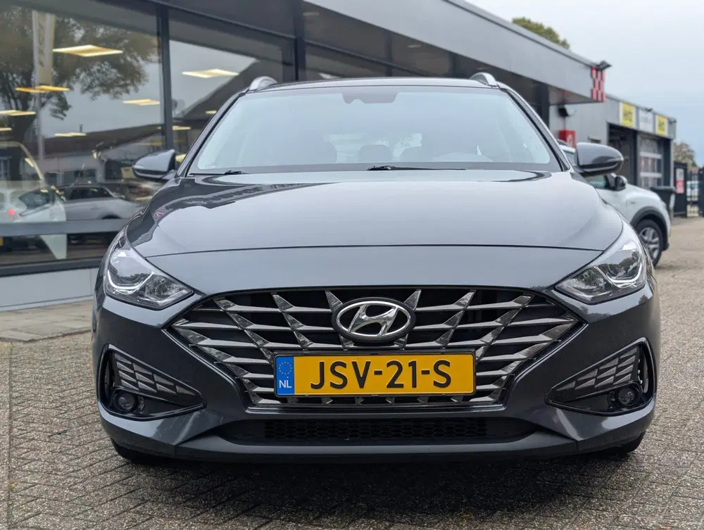 Hyundai i30 1.0 T-GDi MHEV Comfort Achteruitrijcamera uit 2022, foto 3