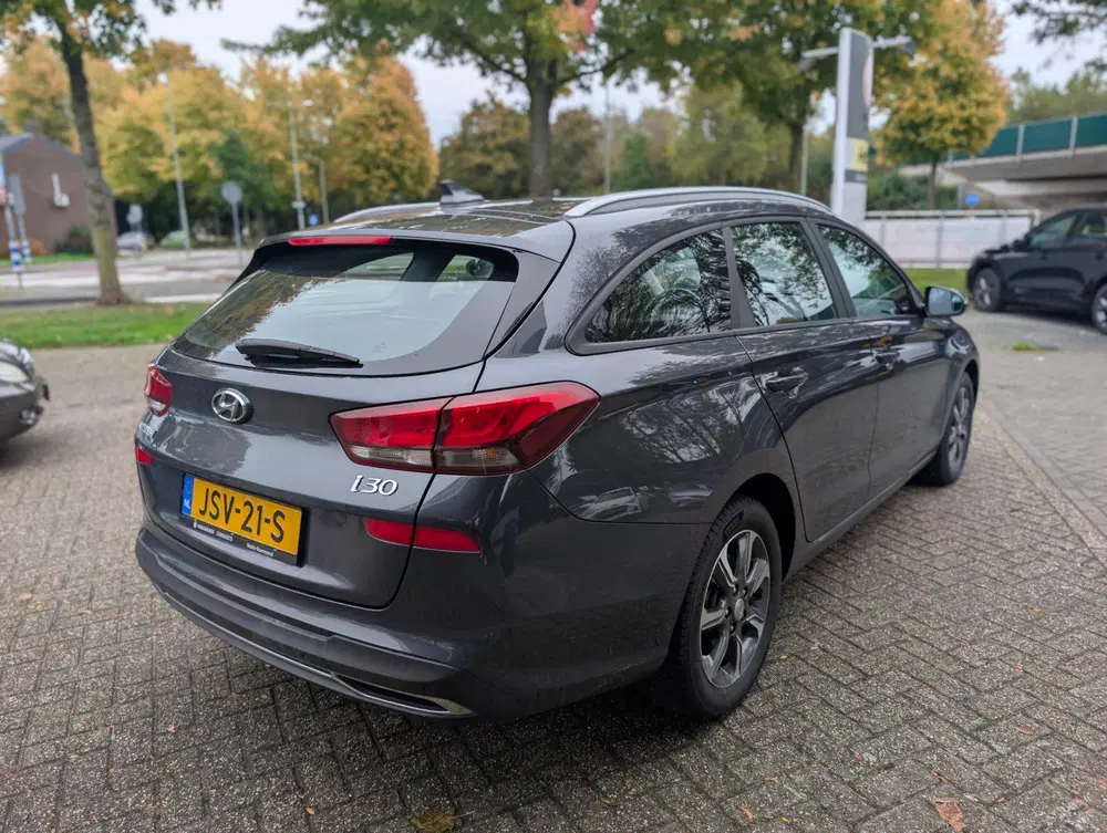Hyundai i30 1.0 T-GDi MHEV Comfort Achteruitrijcamera uit 2022, foto 6