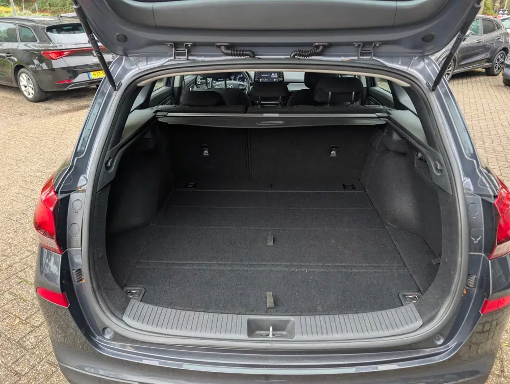 Hyundai i30 1.0 T-GDi MHEV Comfort Achteruitrijcamera uit 2022, foto 7