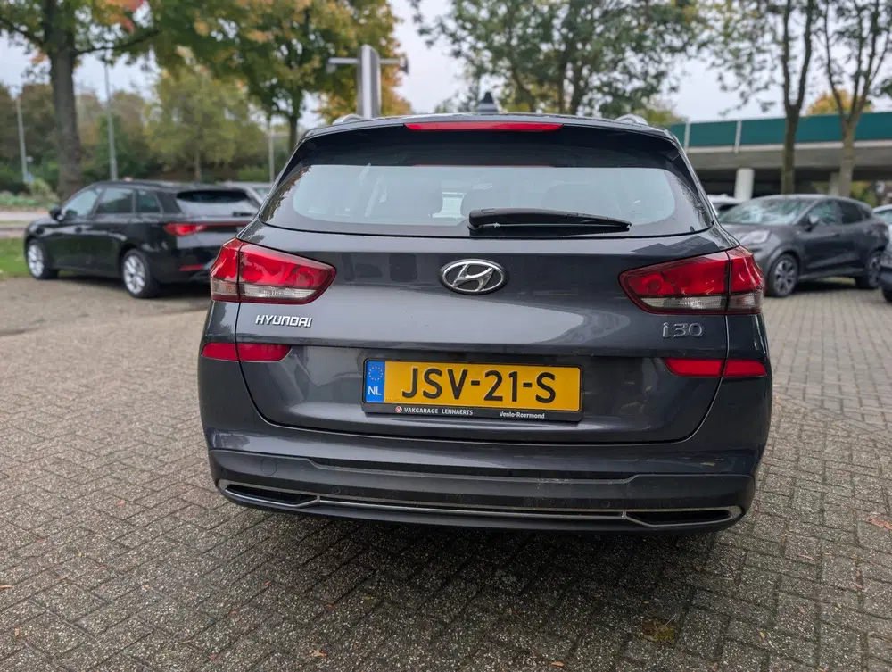 Hyundai i30 1.0 T-GDi MHEV Comfort Achteruitrijcamera uit 2022, foto 8