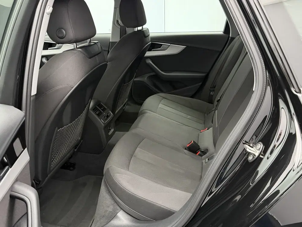 Audi A4 35 TFSI Advanced Edition uit 2023, foto 14