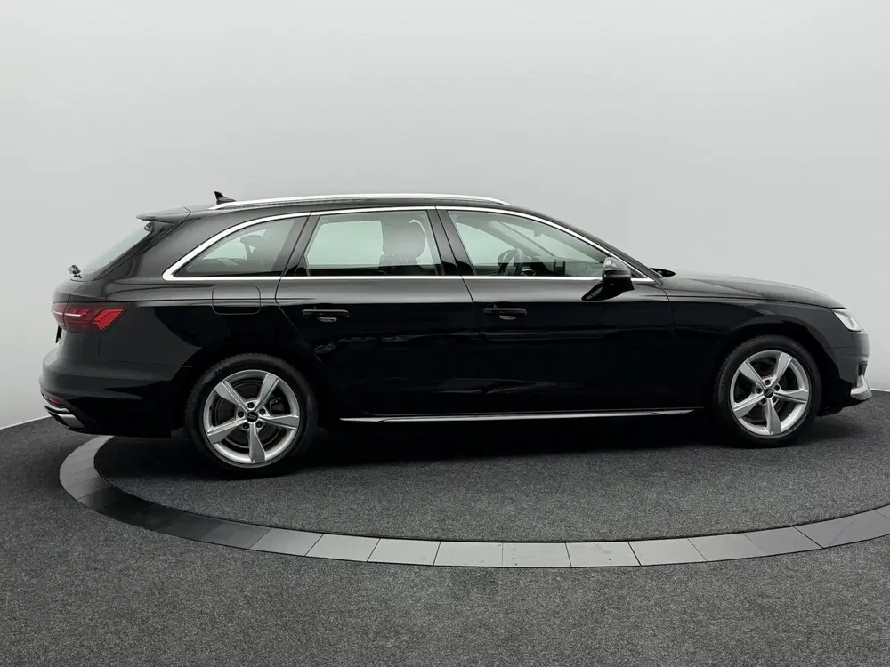 Audi A4 35 TFSI Advanced Edition uit 2023, foto 4