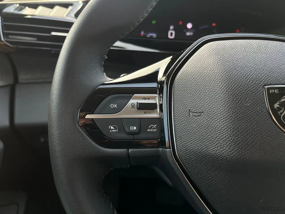 Peugeot 408 1.2 Hybrid 145 e-DCS6 Allure uit 2025, foto 13
