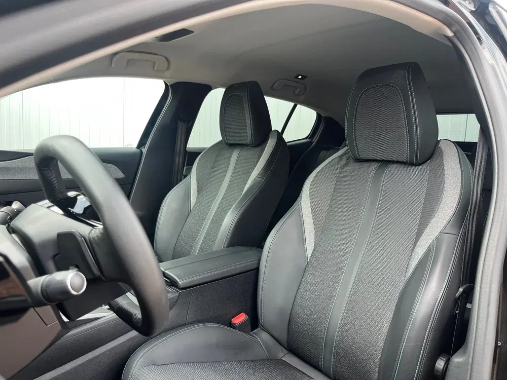 Peugeot 408 1.2 Hybrid 145 e-DCS6 Allure uit 2025, foto 3
