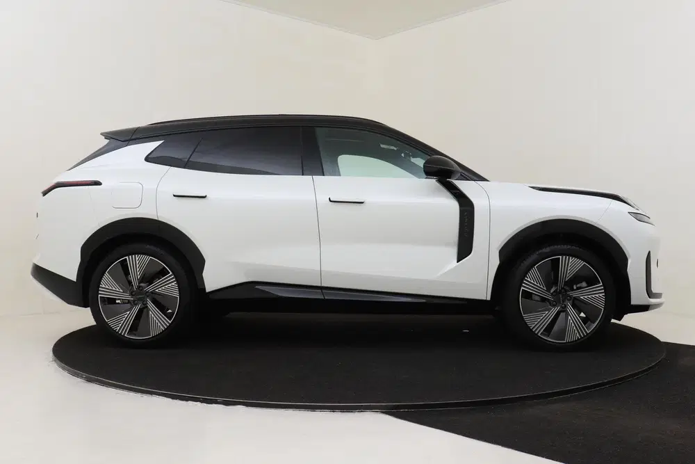 Lynk & Co 08 1.5 PHEV MORE -PANO.DAK uit 2026, foto 13