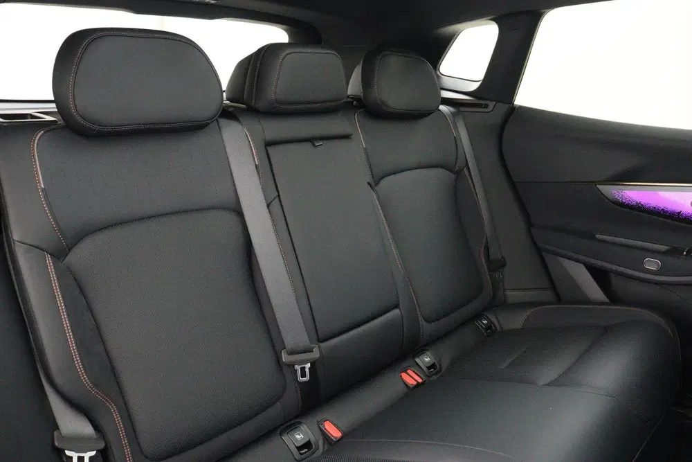 Lynk & Co 08 1.5 PHEV MORE -PANO.DAK uit 2026, foto 14