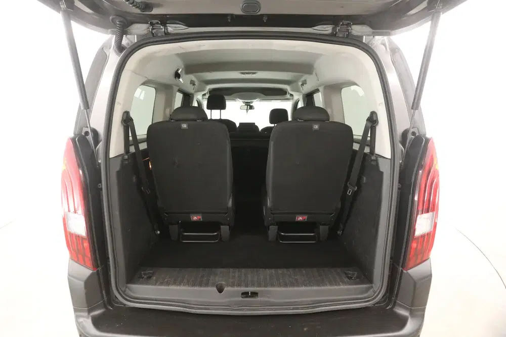 Peugeot Partner Rifter 1.2 Puretech L2 GT 7 Persoons 131PK uit 2021, foto 3