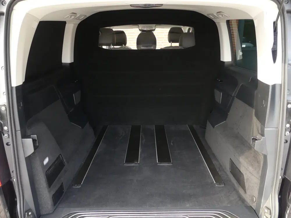 Mercedes-Benz V-Klasse 300d Lang Dubbel Cabine LED uit 2023, foto 7