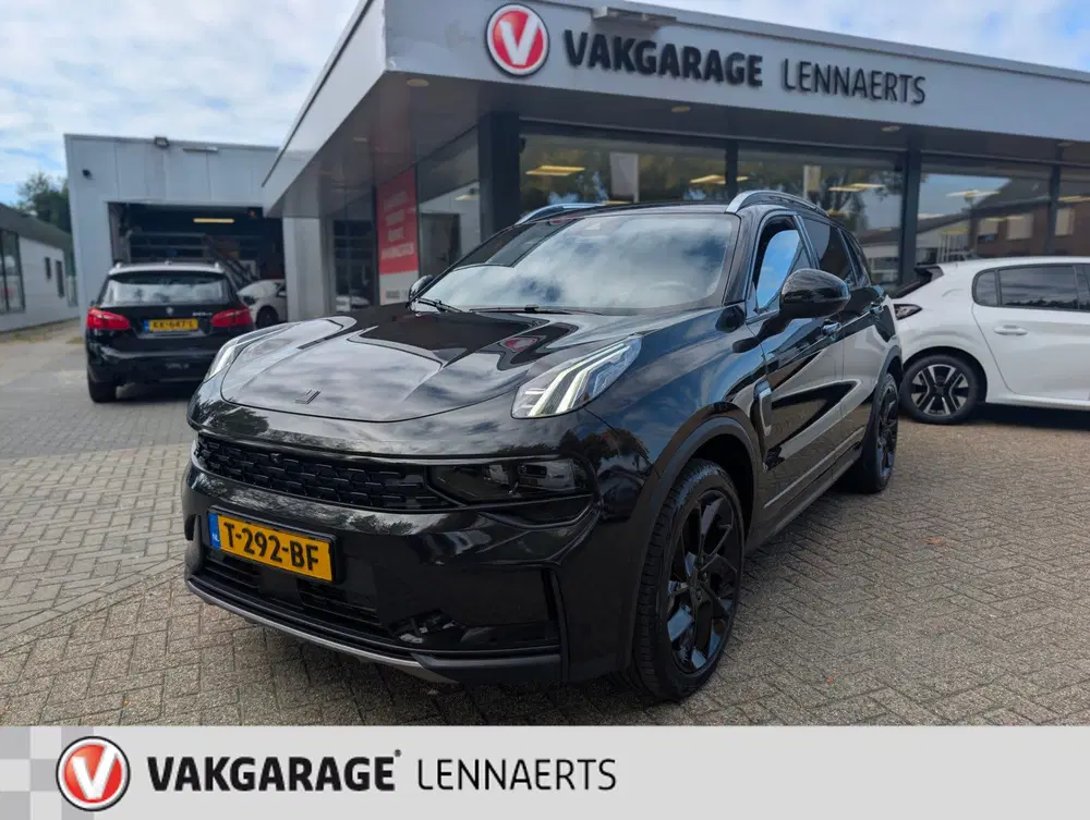 Lynk & Co 01 1.5 BLACK PACK PANO uit 2023
