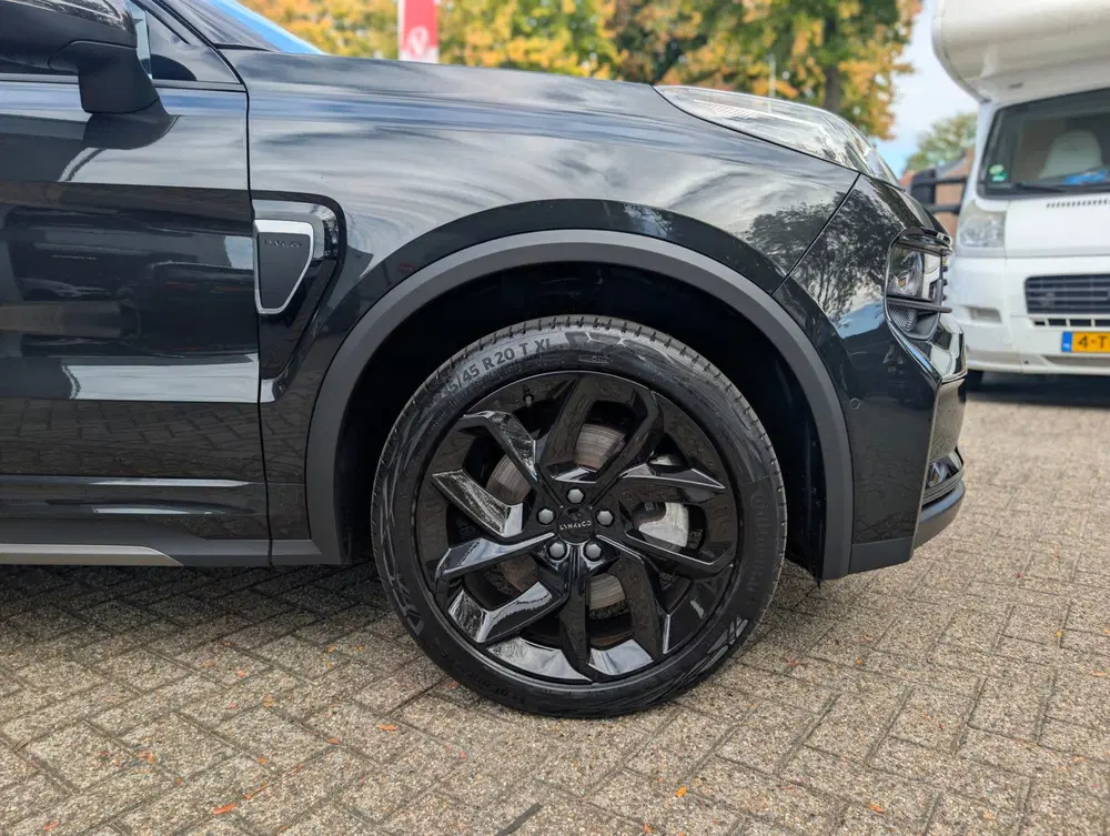Lynk & Co 01 1.5 BLACK PACK PANO uit 2023, foto 4