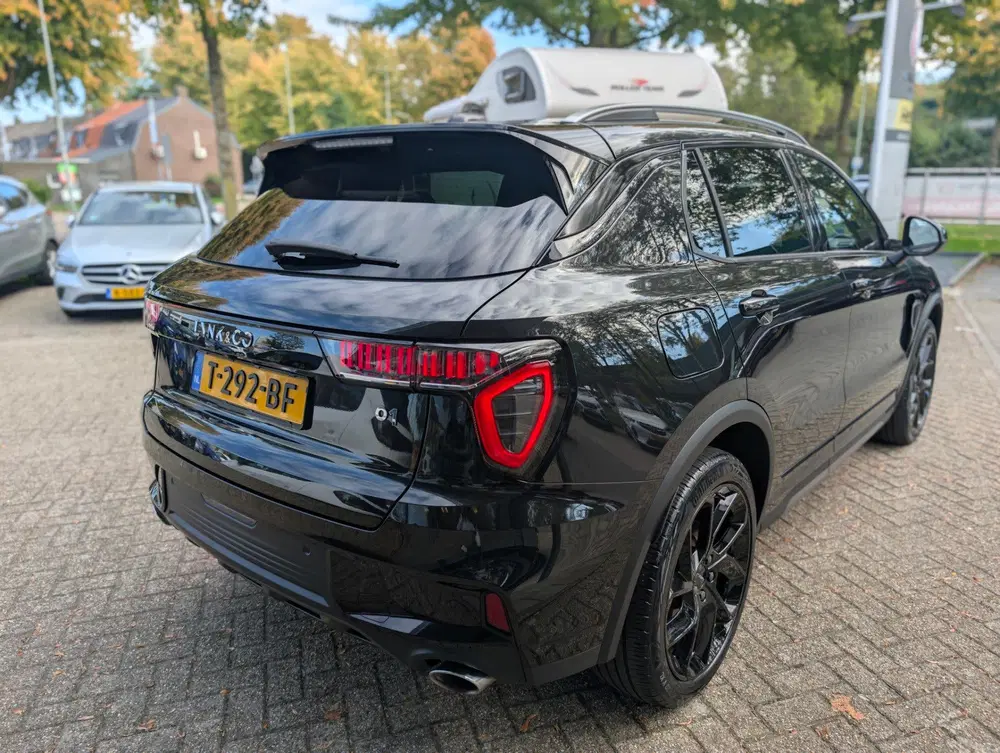 Lynk & Co 01 1.5 BLACK PACK PANO uit 2023, foto 5