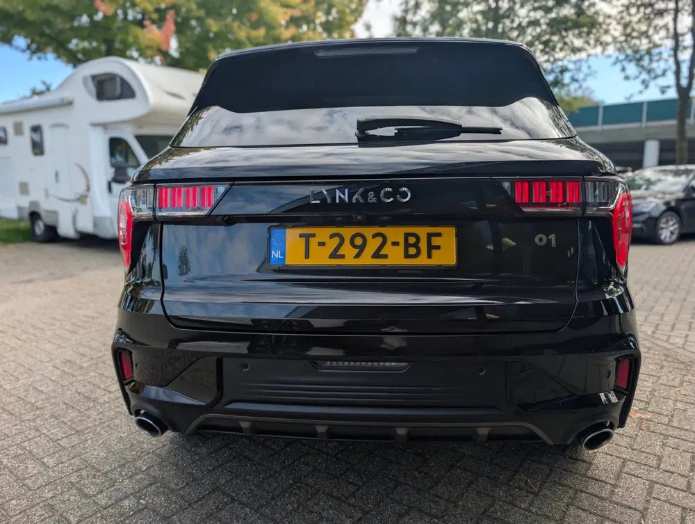 Lynk & Co 01 1.5 BLACK PACK PANO uit 2023, foto 6