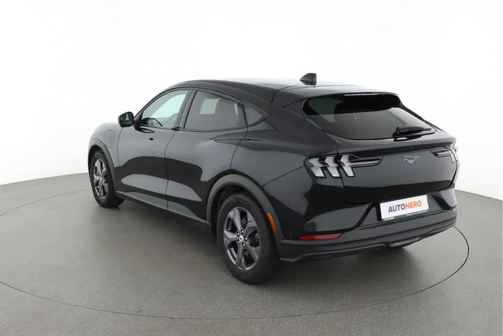 Ford Mustang Mach-E RWD 75 kWh uit 2023, foto 4