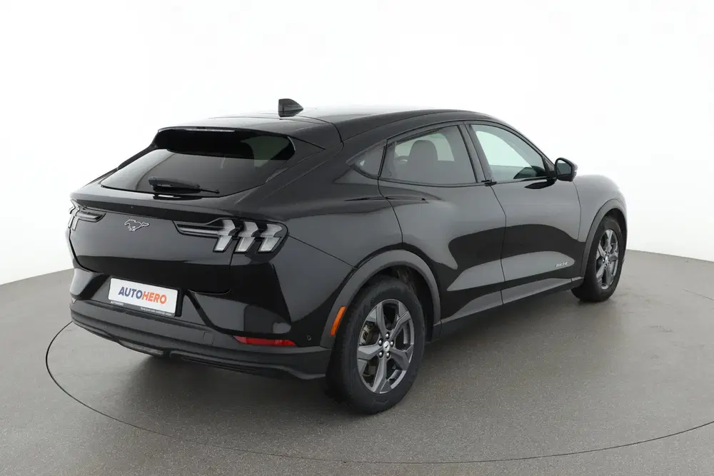 Ford Mustang Mach-E RWD 75 kWh uit 2023, foto 7