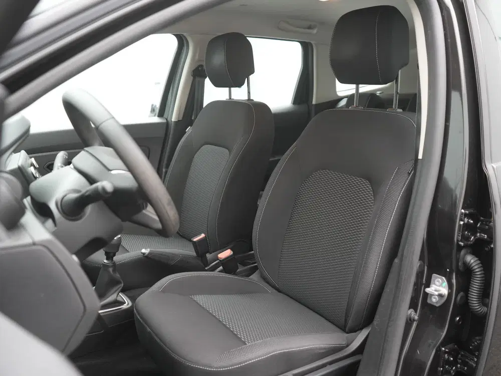 Dacia Duster TCe 130 Comfort uit 2021, foto 10