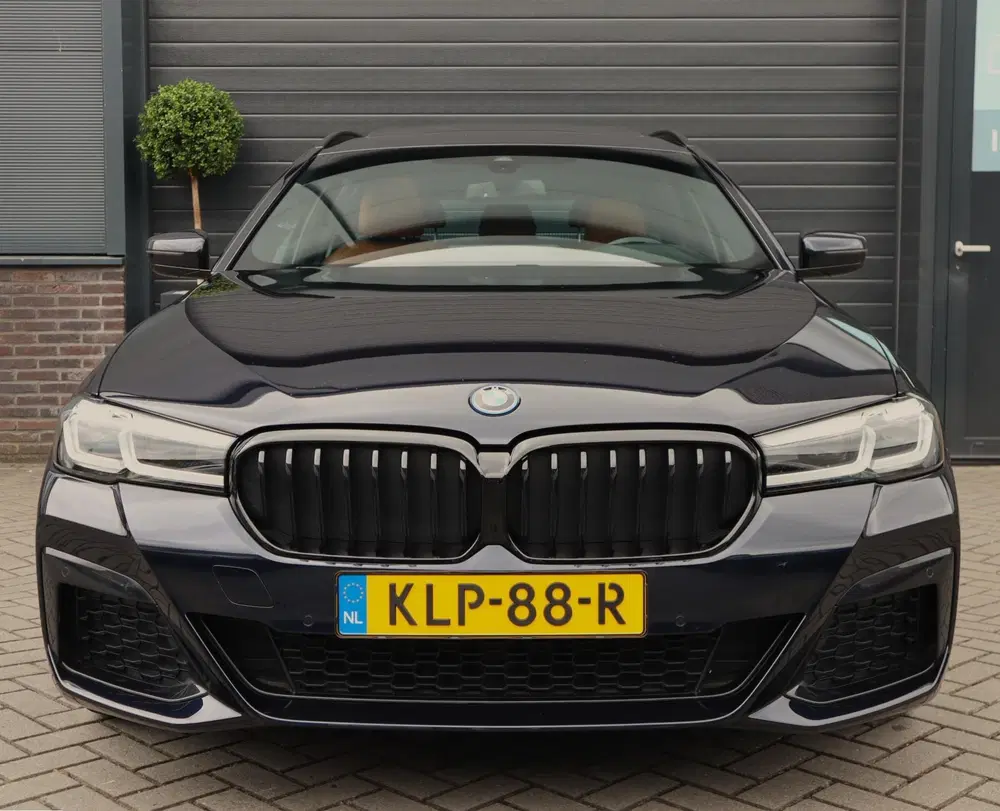 BMW 5-serie 530e M Sport uit 2023, foto 3