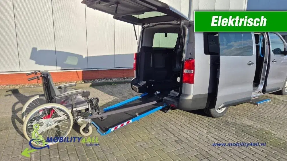 Toyota Proace 8-persoons Rolstoelbus 78kwh accu met snel uit 2024