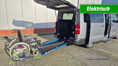 Toyota Proace 8-persoons Rolstoelbus 78kwh accu met snel uit 2024