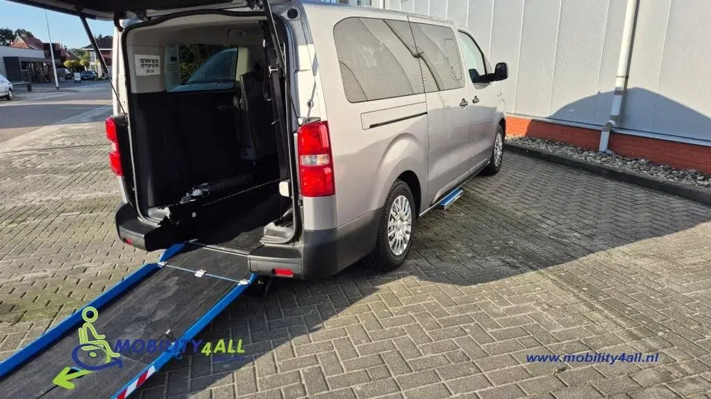Toyota Proace 8-persoons Rolstoelbus 78kwh accu met snel uit 2024, foto 15