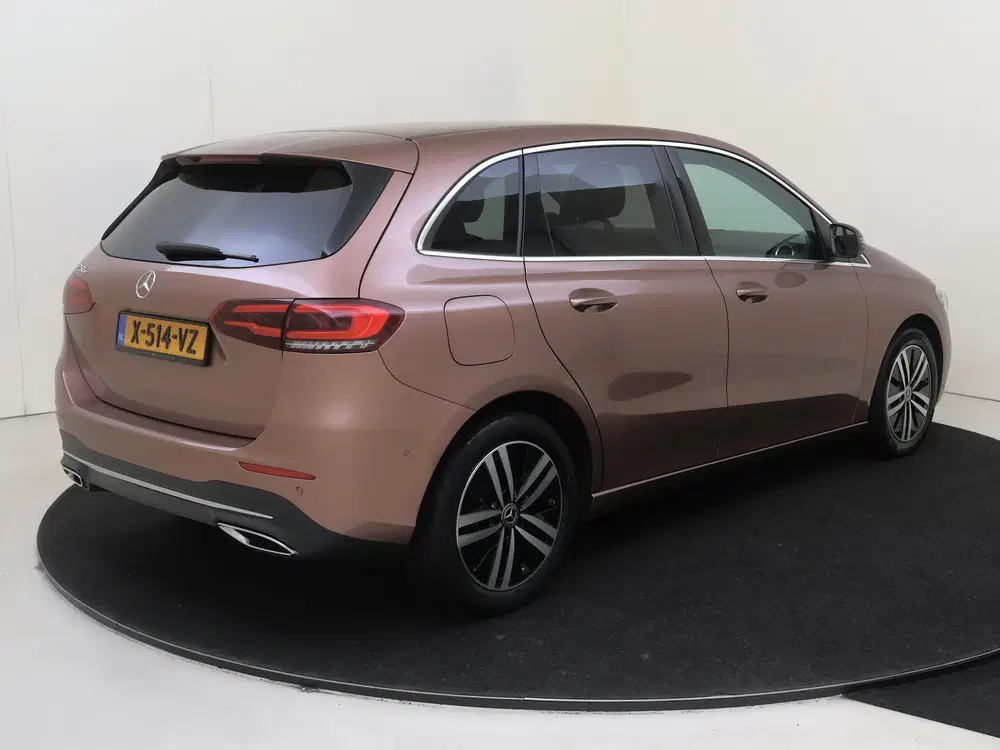 Mercedes-Benz B-Klasse 250 e AMG Line uit 2022, foto 2