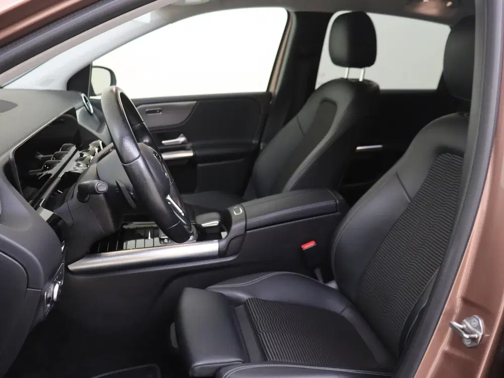 Mercedes-Benz B-Klasse 250 e AMG Line uit 2022, foto 3