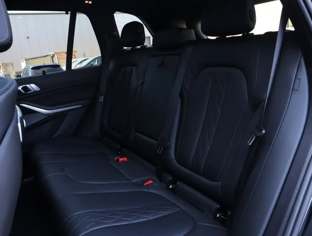 BMW X5 xDrive50e M-sport uit 2023, foto 12