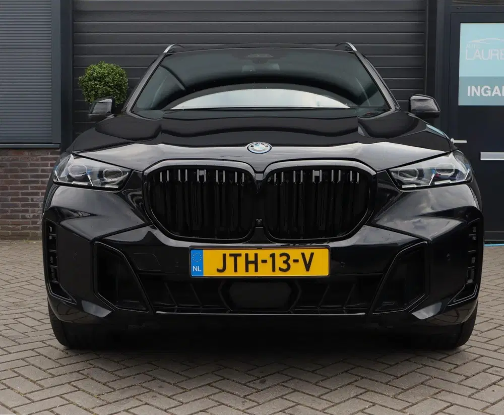 BMW X5 xDrive50e M-sport uit 2023, foto 3