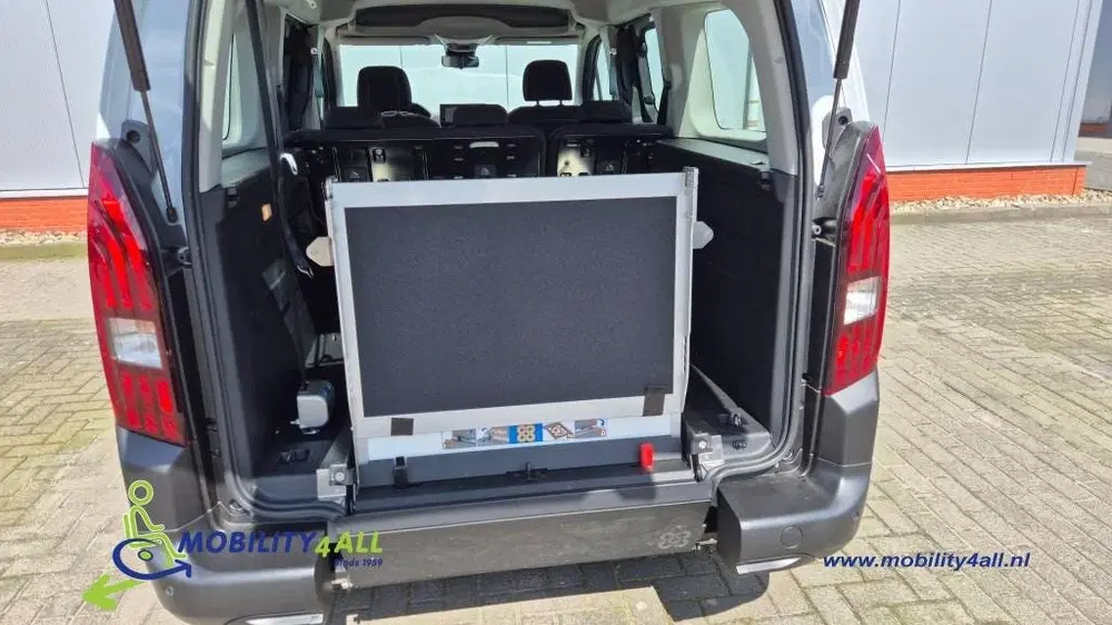 Peugeot Rifter NIEUWE Elektrische Rolstoelauto uit 2026, foto 3