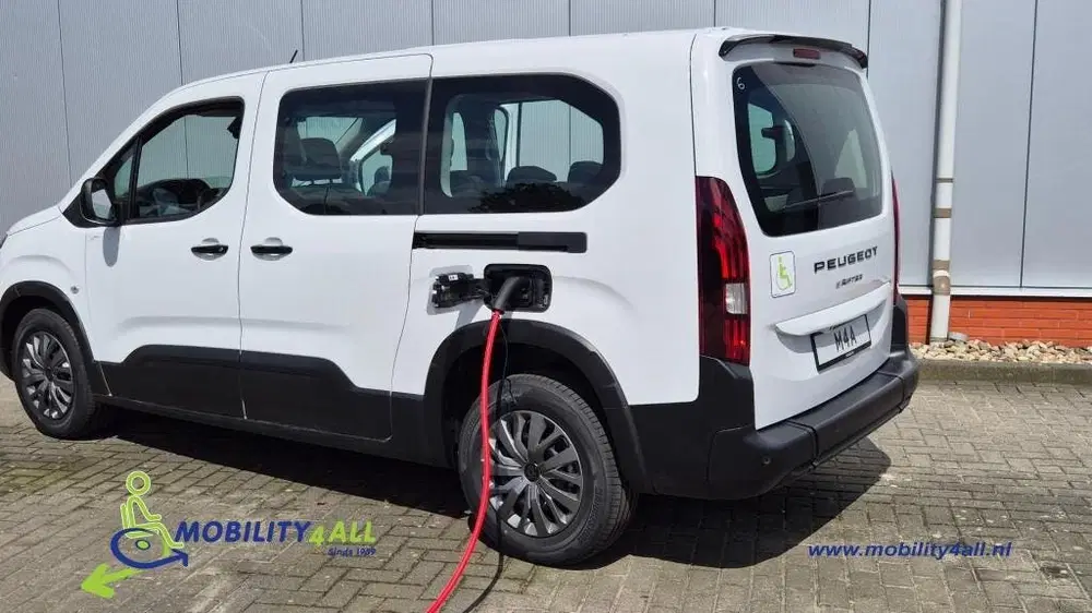 Peugeot Rifter NIEUWE Elektrische Rolstoelauto uit 2026, foto 7