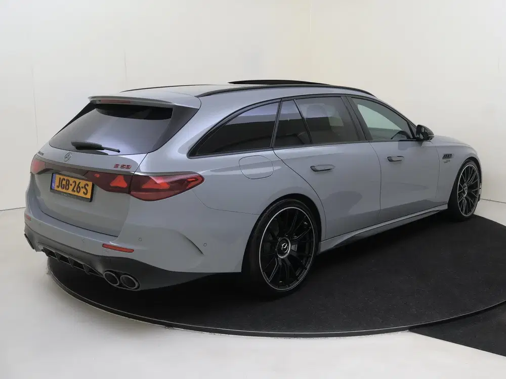 Mercedes-Benz E-Klasse AMG 53 4MATIC+ Night Edition P uit 2024, foto 2