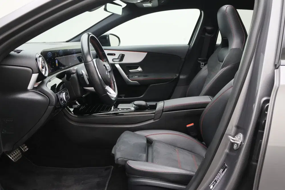 Mercedes-Benz A-Klasse 180 Business Solution AMG Panoramadak uit 2021, foto 11