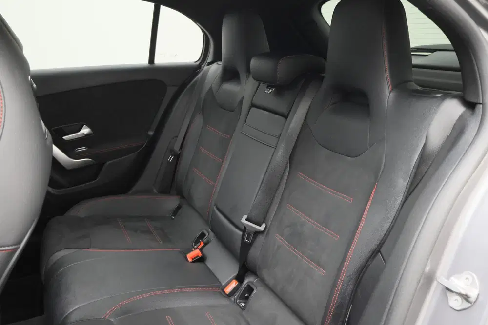 Mercedes-Benz A-Klasse 180 Business Solution AMG Panoramadak uit 2021, foto 12