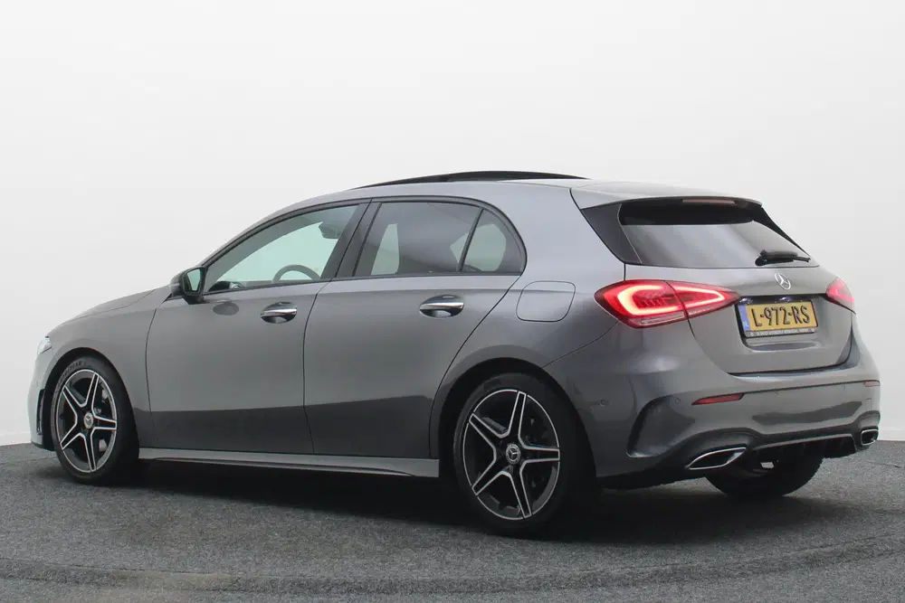 Mercedes-Benz A-Klasse 180 Business Solution AMG Panoramadak uit 2021, foto 3