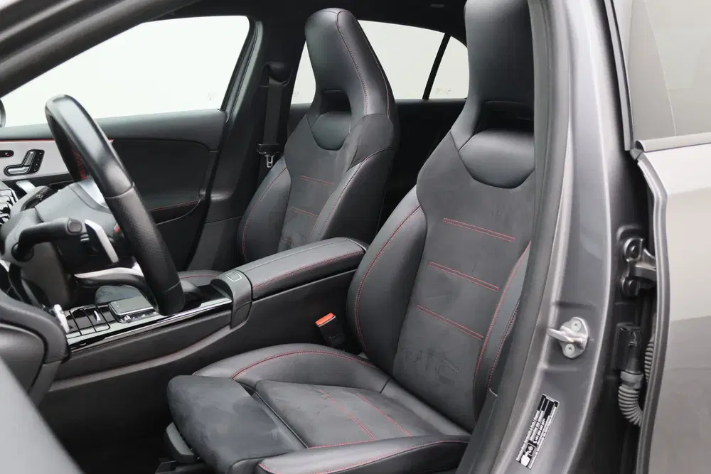 Mercedes-Benz A-Klasse 180 Business Solution AMG Panoramadak uit 2021, foto 9