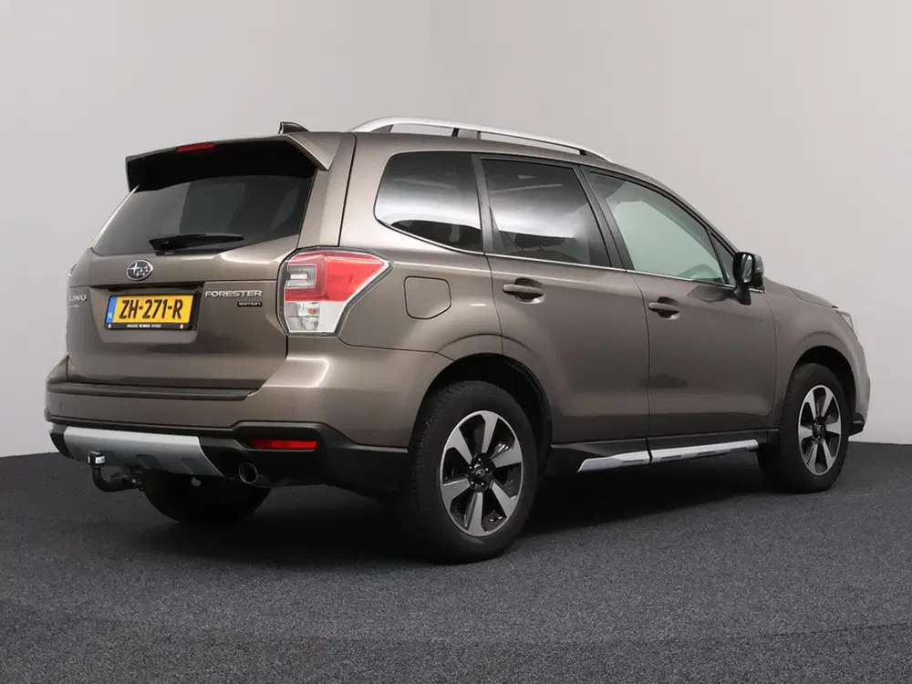 Subaru Forester 2.0 Premium AWD uit 2019, foto 2