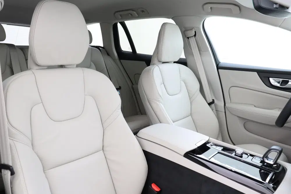 Volvo V60 T6 PLUG-IN HYBRID AWD PLUS DARK -HARMAN uit 2026, foto 10