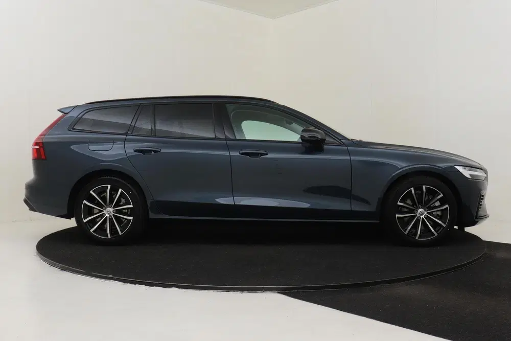 Volvo V60 T6 PLUG-IN HYBRID AWD PLUS DARK -HARMAN uit 2026, foto 13