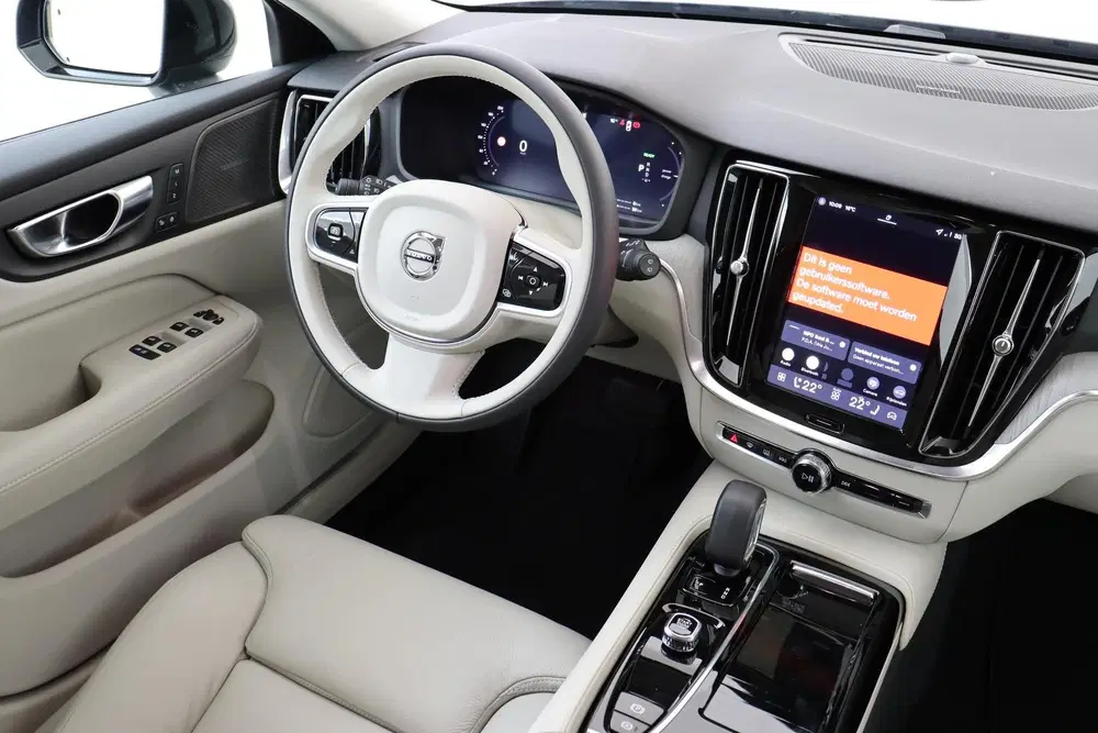 Volvo V60 T6 PLUG-IN HYBRID AWD PLUS DARK -HARMAN uit 2026, foto 6