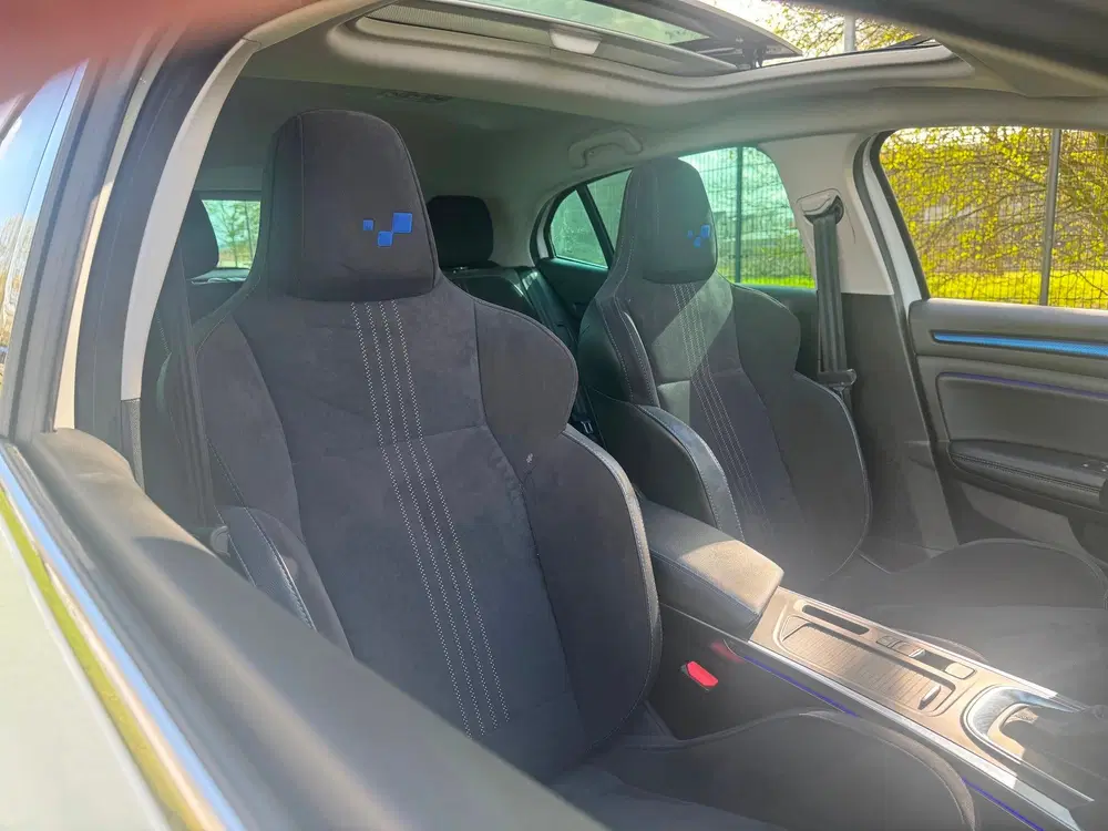 Renault Megane 1.3 TCe GT-Line Aut Panodak LED Camera uit 2019, foto 2